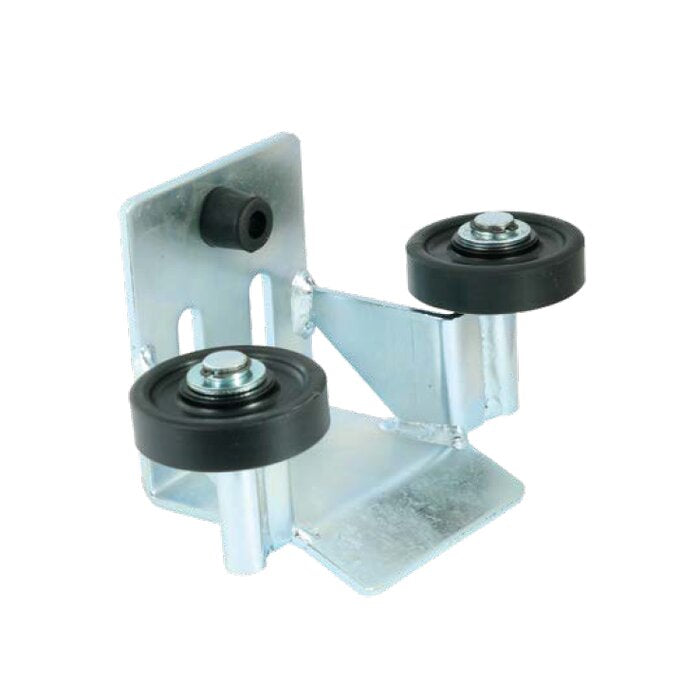 Apatine gaudykle su plastikiniais ratukais.