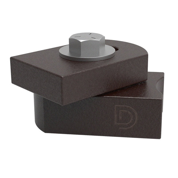 D&D Technologies virinami vyriai.